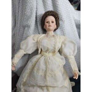 Court of Dolls: Designed by Jenny - LE #114/2000 - Katherine 27”